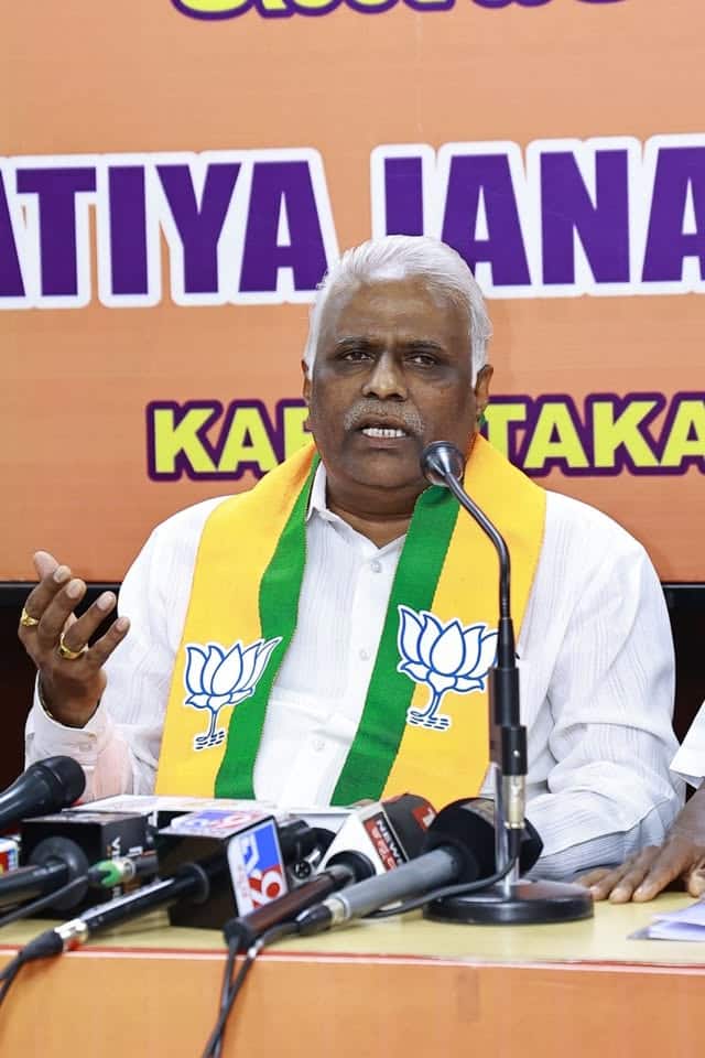 ರೈತ ವಿರೋಧಿ, ಜನ ವಿರೋಧಿ ಕಾಂಗ್ರೆಸ್ ಸರ್ಕಾರದ ವಿರುದ್ದಸುವರ್ಣ ಸೌಧ ಮುತ್ತಿಗೆ ಕಡಾಡಿ | Kannada Prabha