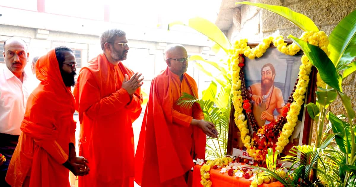 commemorating the contribution of the martyrs from muruga math