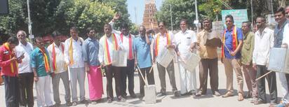 ಕಾವೇರಿ ಕಿಚ್ಚು: ಖಾಲಿ ಡಬ್ಬ ಬಡಿದು ಪ್ರತಿಭಟನೆ | Kannada Prabha