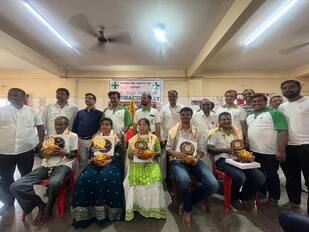 ಸಿಕೆಬಿ-2 ಔಷಧಿ ತಜ್ಞರ ದಿನಾಚರಣೆಯಲ್ಲಿ ಔಷಧ ತಜ್ಞರ ಮಕ್ಕಳಿಗೆ ಪ್ರತಿಭಾ ಪುರಸ್ಕಾರ ನೀಡಲಾಯಿತು. | Kannada Prabha