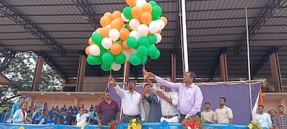 ಪೋಟೊ: 6ಎಸ್‌ಎಂಜಿಕೆಪಿ01ಶಿವಮೊಗ್ಗದ ನೆಹರು ಕ್ರೀಡಾಂಗಣದಲ್ಲಿ ಏರ್ಪಡಿಸಿದ್ದ 2023-24 ನೇ ಸಾಲಿನ ಬೆಂಗಳೂರು ಗ್ರಾಮಾಂತರ ವಿಭಾಗ ಮಟ್ಟದ ದಸರಾ ಕ್ರೀಡಾಕೂಟಕ್ಕೆ ವಿಧಾನ ಪರಿಷತ್‌ ಸದಸ್ಯ ಡಿ.ಎಸ್‌.ಅರುಣ್‌ ಉದ್ಘಾಟಿಸಿದರು. | Kannada Prabha