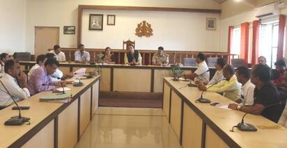 ಚಿತ್ರ : 6ಎಂಡಿಕೆ1 : ದಸರಾ ಸಂಬಂಧ ಜಿಲ್ಲಾಧಿಕಾರಿ ಅಧ್ಯಕ್ಷತೆಯಲ್ಲಿ ಸಭೆ ನಡೆಯಿತು.  | Kannada Prabha