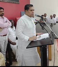 ಫೋಟುಃ-7ಜಿಎನ್ಜಿ1  ಗಂಗಾವತಿ ಕಾಂಗ್ರೆಸ್ ಕಚೇರಿಯಲ್ಲಿಕಾರ್ಯಕರ್ತರ ಬೃಹತ್ ಸಮಾವೇಶದಲ್ಲಿ ಮಾಜಿ ಸಚಿವ ಇಕ್ಬಾಲ್ ಅನ್ಸಾರಿ  ಮಾತನಾಡಿದರು     | Kannada Prabha