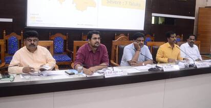 ೭ಕೆಎಂಎನ್‌ಡಿ-೭ಮಂಡ್ಯದ ಜಿಲ್ಲಾ ಪಂಚಾಯತ್ ಕಾವೇರಿ ಸಭಾಂಗಣದಲ್ಲಿ ನಡೆದ ಬರ ಪರಿಸ್ಥಿತಿ ಅವಲೋಕನ ಸಭೆಯ ಅಧ್ಯಕ್ಷತೆ ವಹಿಸಿ ಮಾತನಾಡಿ ಪ್ರಾದೇಶಿಕ ಆಯುಕ್ತ ಡಾ.ಜಿ.ಸಿ.ಪ್ರಕಾಶ್ ಮಾತನಾಡಿದರು. | Kannada Prabha