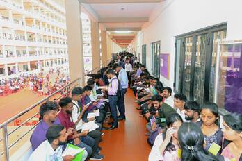 ಆಳ್ವಾಸ್ ಪ್ರಗತಿ: ೧,೮೭೧ ಮಂದಿಗೆ ಉದ್ಯೋಗ,   ೩,೨೫೯ ಜನರು ಮುಂದಿನ ಹಂತಕ್ಕೆ ಆಯ್ಕೆ | ೧೯೮ ಕಂಪನಿಗಳು ಭಾಗಿ | Kannada Prabha