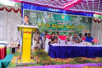    ಕಾಡಂಚಿನ ಜನರಿಗೆ ಪರಿಸರ ಸಂರಕ್ಷಣೆ ಜಾಗೃತಿ ಮೂಡಿಸಿದಾಗ ಮಾತ್ರ ಕಾಡಿನ ಬೆಳವಣಿಗೆ ಸಾಧ್ಯ | Kannada Prabha