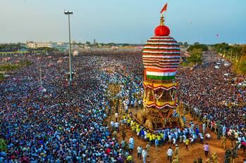8ಕೆಪಿಎಲ್23  ಸಿಟಿ ಆಫ್‌ ಜಾಯ್‌ ಬೆಳ್ಳಿ ಪದಕ ಪಡೆದ ಪ್ರಕಾಶ ಕಂದಕೂರ ಸೆರೆಹಿಡಿದ ಗವಿಸಿದ್ಧೇಶ್ವರ ರಥೊತ್ಸವದ ಚಿತ್ರ | Kannada Prabha