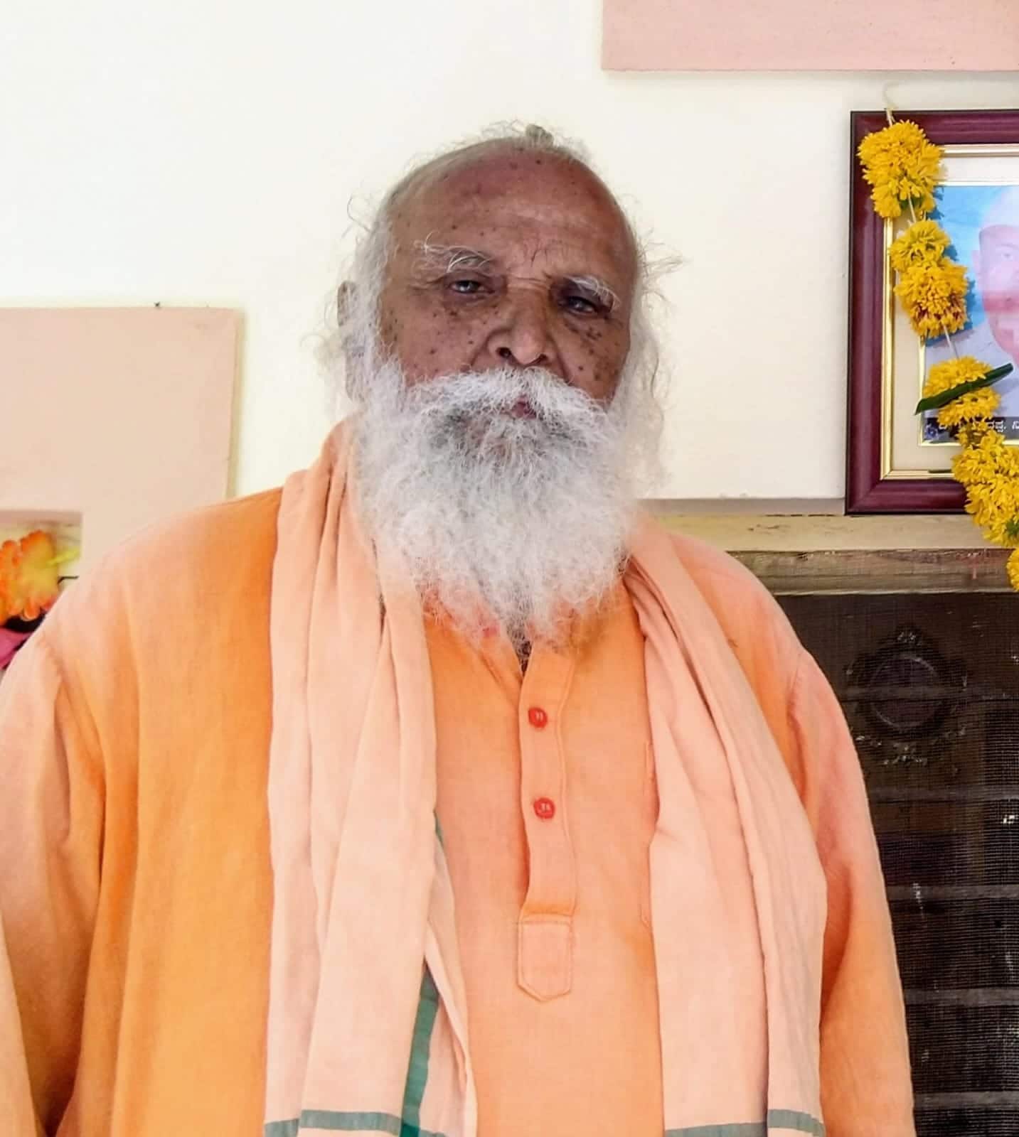  ಫೋಟೋ: 8 ಜಿಎಲ್‌ಡಿ1- ಬಸಯ್ಯಸ್ವಾಮಿಗಳು    | Kannada Prabha