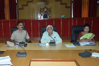 ಸುವರ್ಣ ಸಂಭ್ರಮದ ಹಿನ್ನೆಲೆಯಲ್ಲಿ ನಡೆದ ಪೂರ್ವಭಾವಿ ಸಭೆಯಲ್ಲಿ ಜಿಲ್ಲಾ ಉಸ್ತುವಾರಿ ಸಚಿವ ಡಾ. ಎಚ್.ಕೆ. ಪಾಟೀಲ ಮಾತನಾಡಿದರು. | Kannada Prabha