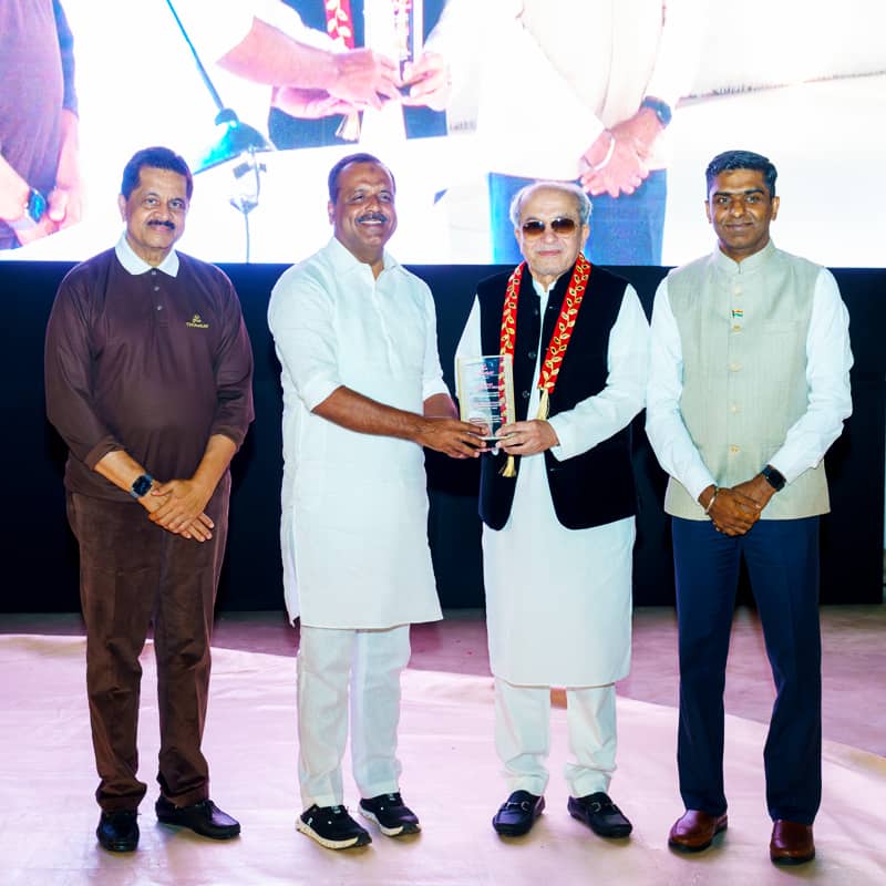 ಜೀವಮಾನ ಸಾಧನೆಗಾಗಿ ಮೊಹಮ್ಮದ್ ಮೀರಾನ್ ಮತ್ತು ಡಾ.ಬಿ. ಕೆ. ಯೂಸುಫ್ ಅವರಿಗೆ ಗೌರವ ಪ್ರಶಸ್ತಿ ಪ್ರದಾನ ಮಾಡಲಾಯಿತು. | Kannada Prabha