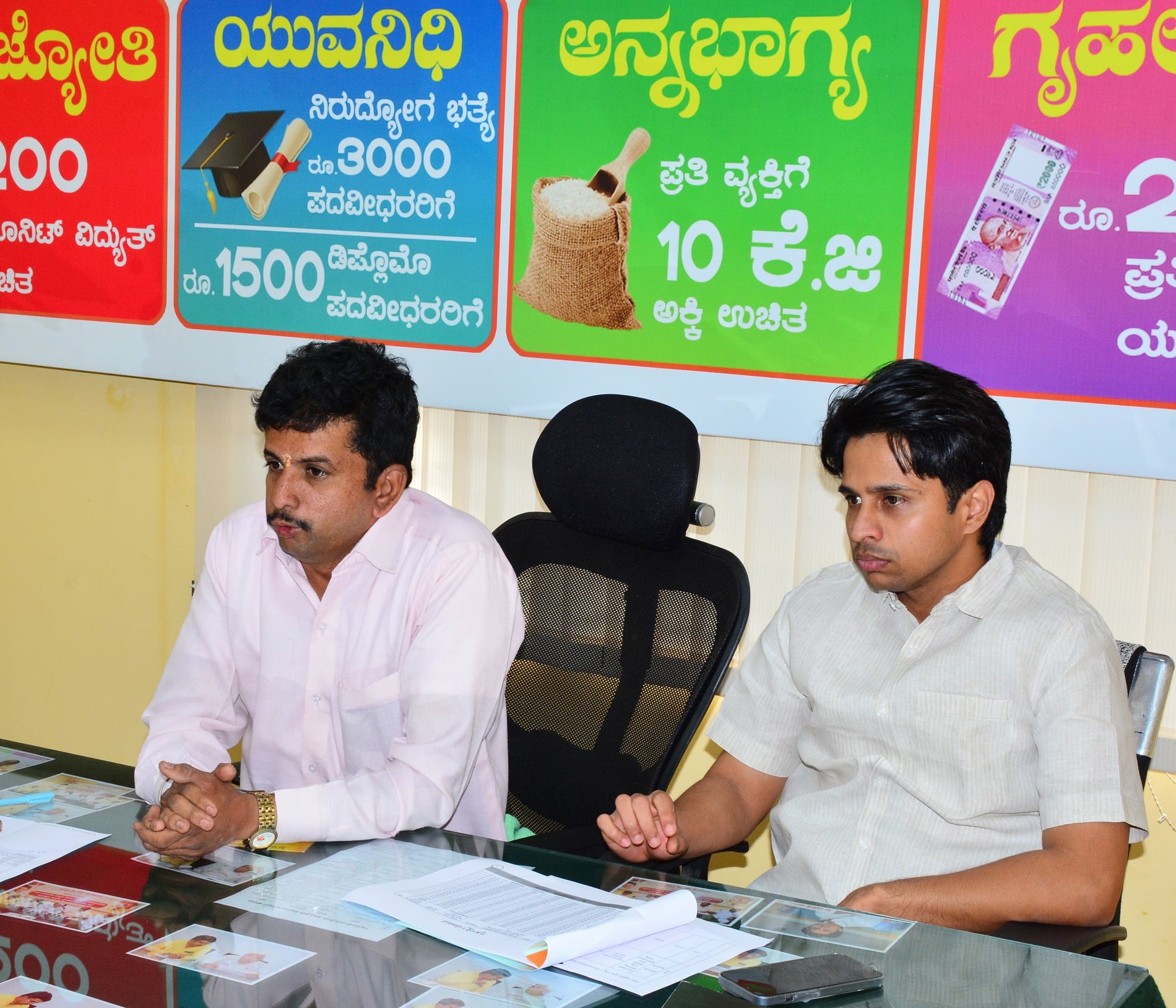 ಸಭೆಯಲ್ಲಿ ಅಶೋಕ ಮಂದಾಲಿ ಮಾತನಾಡಿದರು. | Kannada Prabha