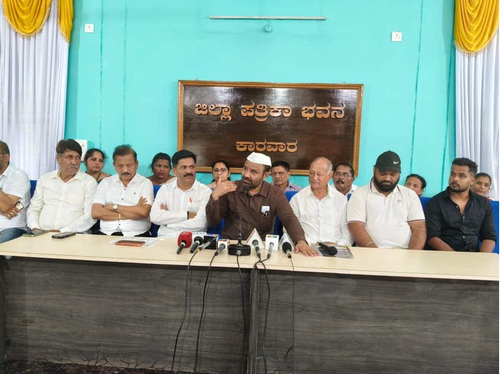 ಸುದ್ದಿಗೋಷ್ಠಿಯಲ್ಲಿ ಸಚಿವ ಸಂತೋಷ್ ಲಾಡ್ ಮಾತನಾಡಿದರು. | Kannada Prabha