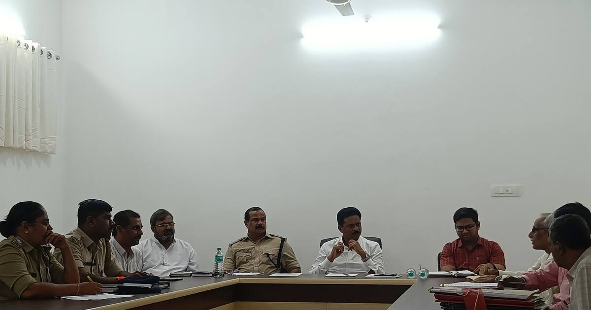 conduct trial test for parking problem in shirsi: mla bheemanna naik